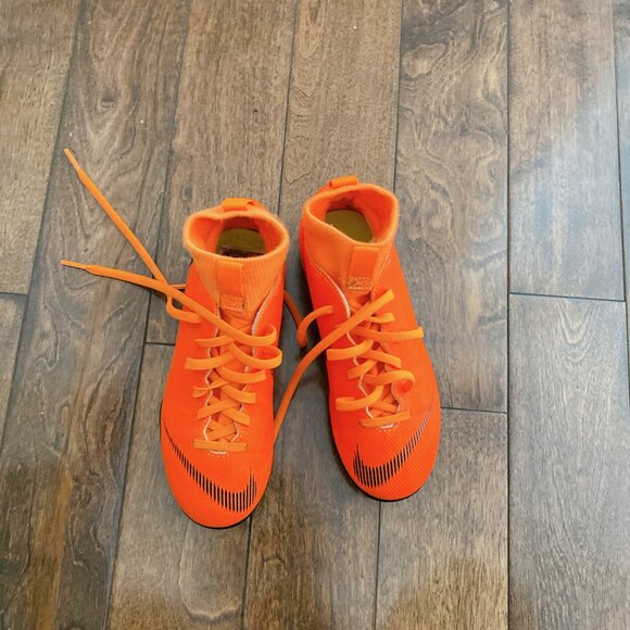 Nike Junior Superfly Kid Soccer Cleats , Size 1 Youth, Like New Condition - Picture 4 of 4